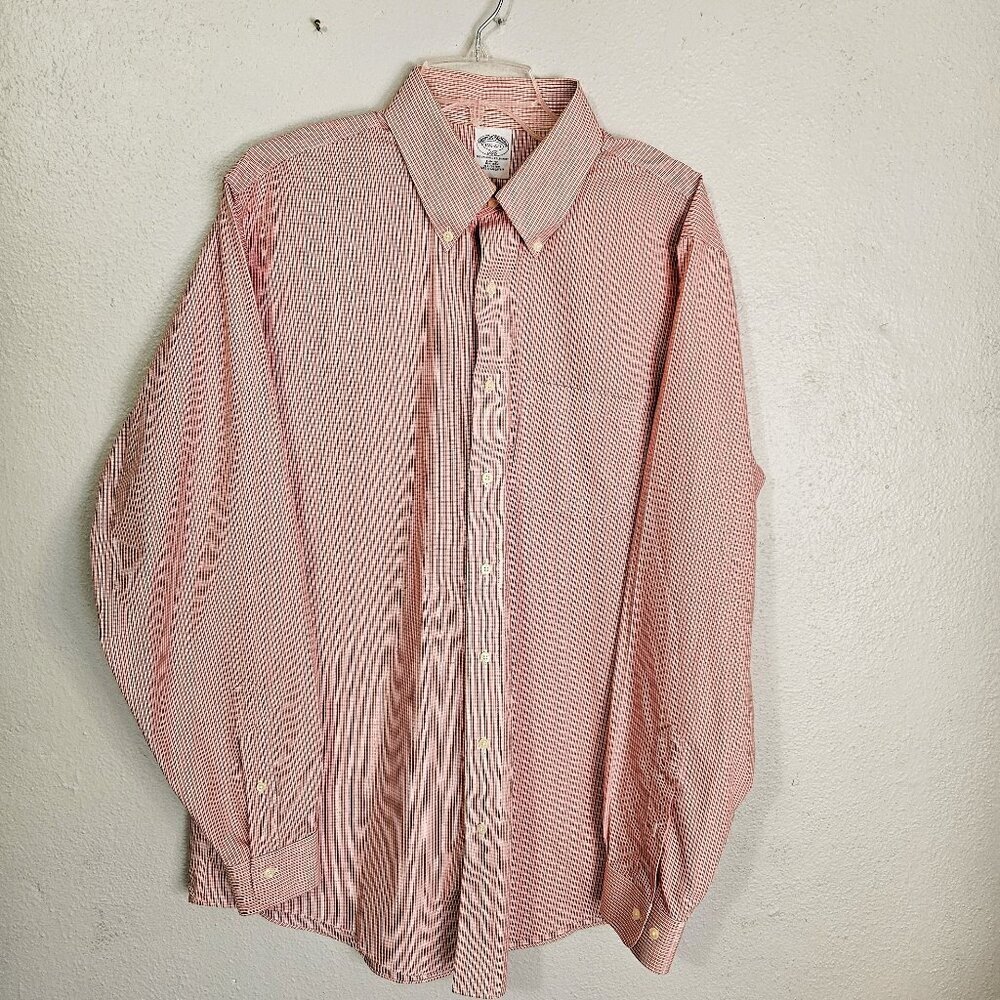 Brooks  Brothers 346 Red and White Small Check Casual Minimalist Shirt Size 16.5